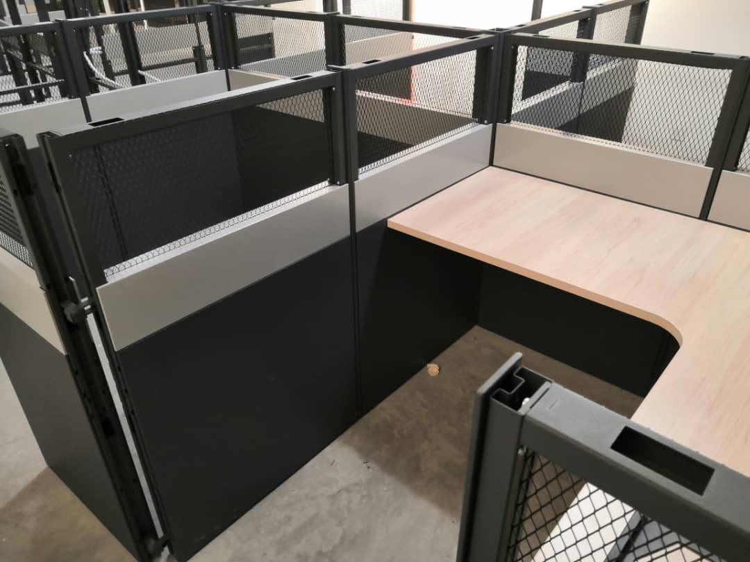 Partition with desk 3